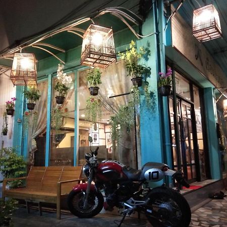 Ruan Ben Ja Don Mueang,Bangkok Hostel Exterior photo