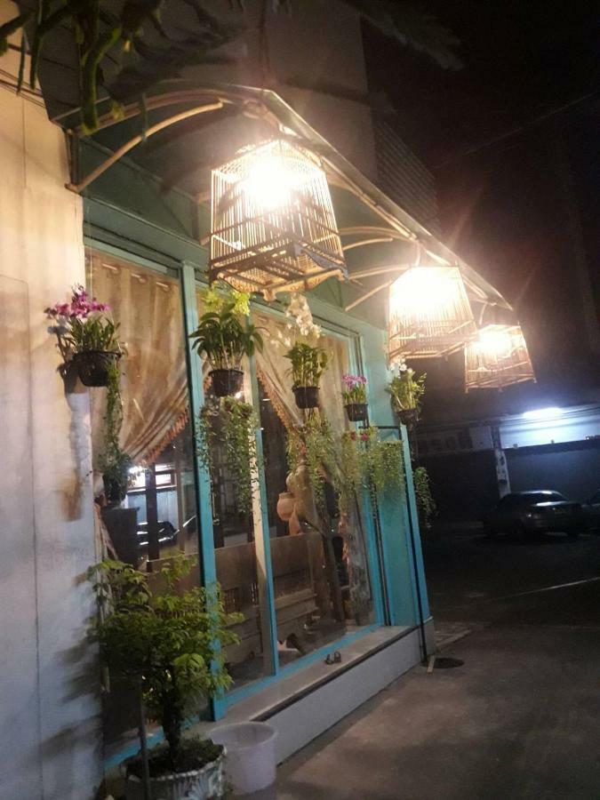 Ruan Ben Ja Don Mueang,Bangkok Hostel Exterior photo