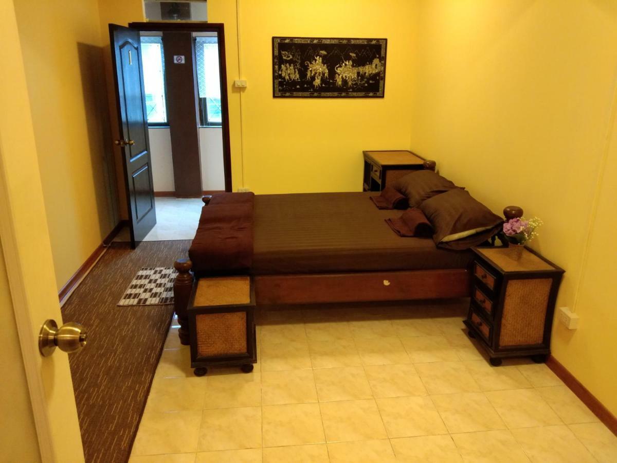 Ruan Ben Ja Don Mueang,Bangkok Hostel Exterior photo