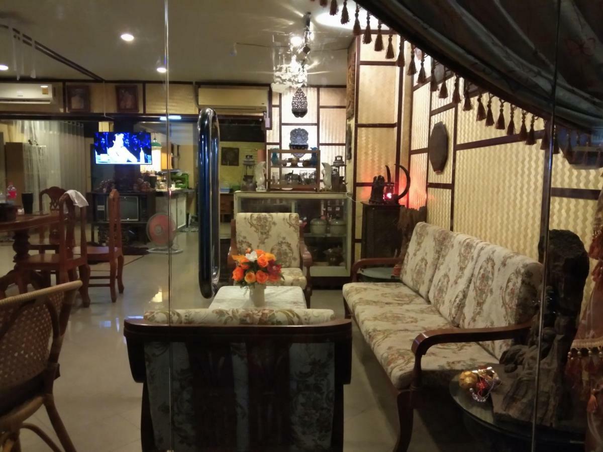 Ruan Ben Ja Don Mueang,Bangkok Hostel Exterior photo