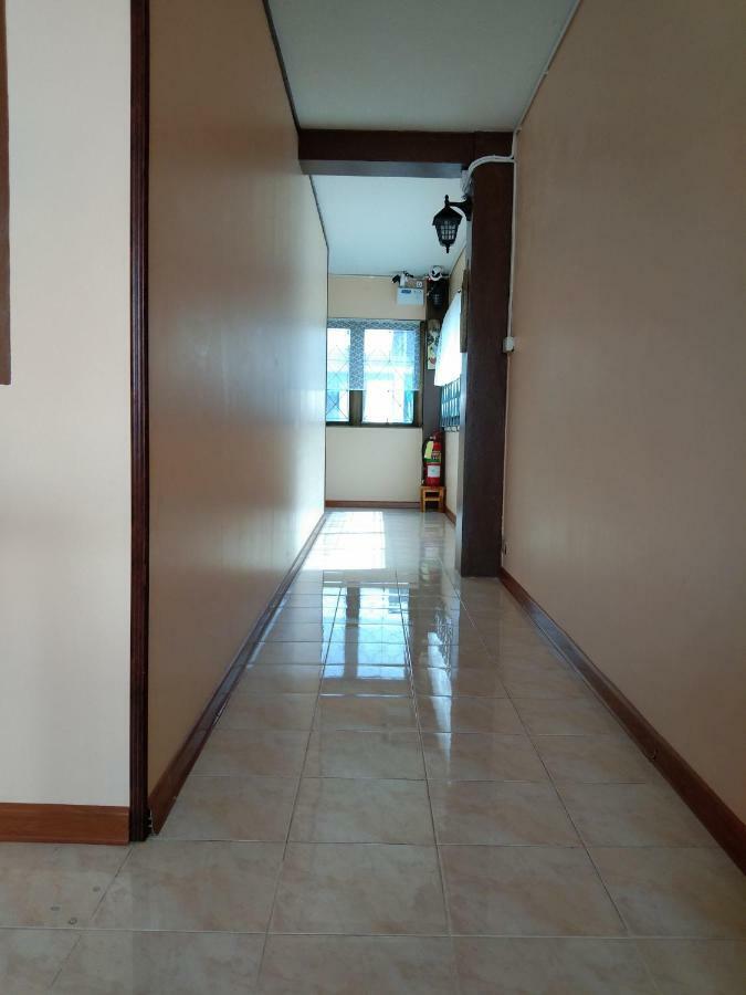 Ruan Ben Ja Don Mueang,Bangkok Hostel Exterior photo