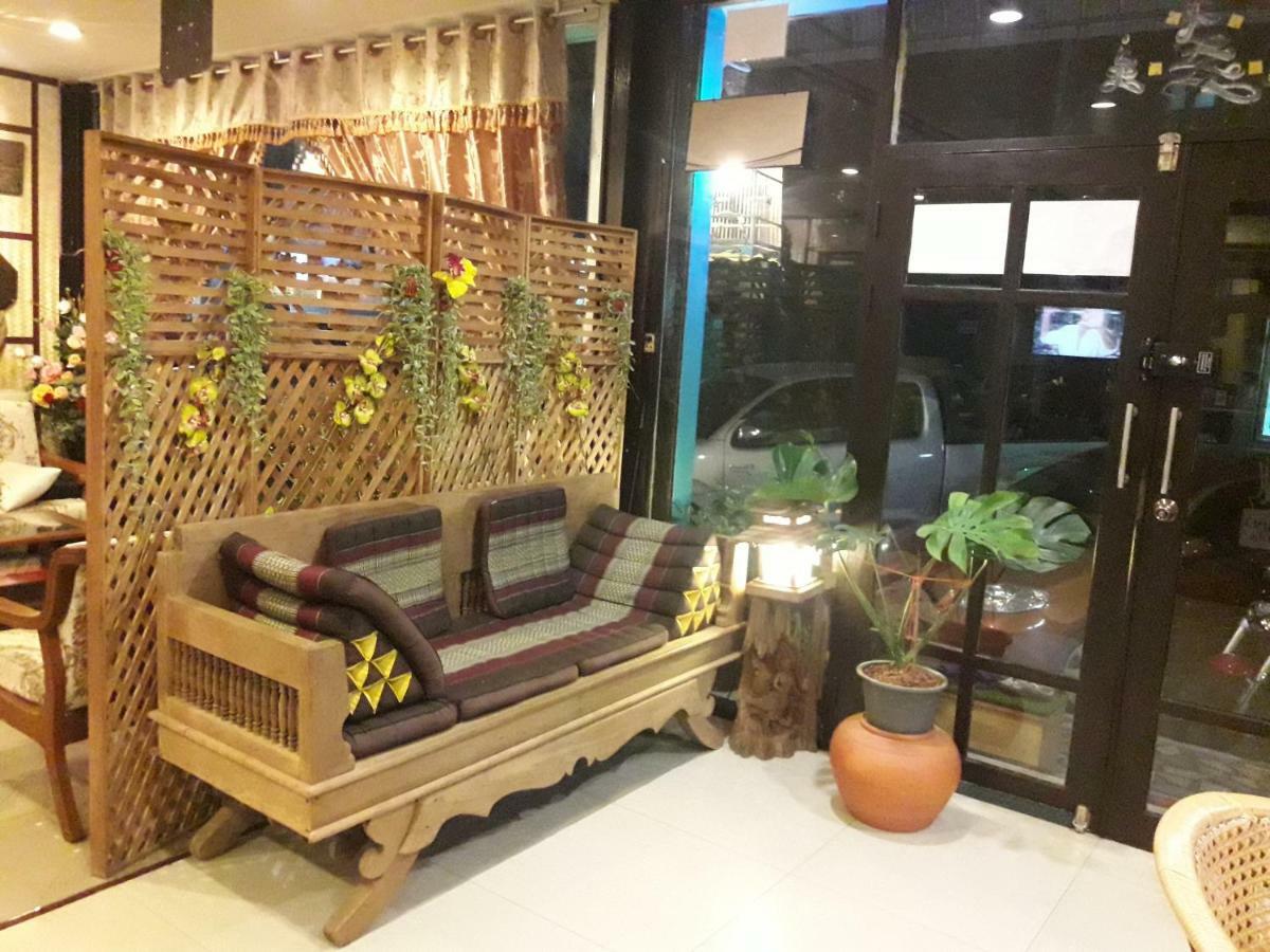 Ruan Ben Ja Don Mueang,Bangkok Hostel Exterior photo